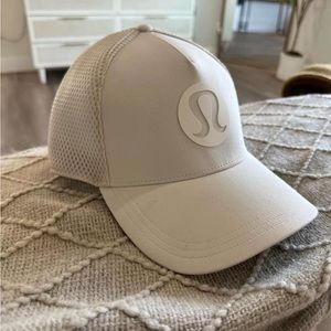 Lululemon trucker hat